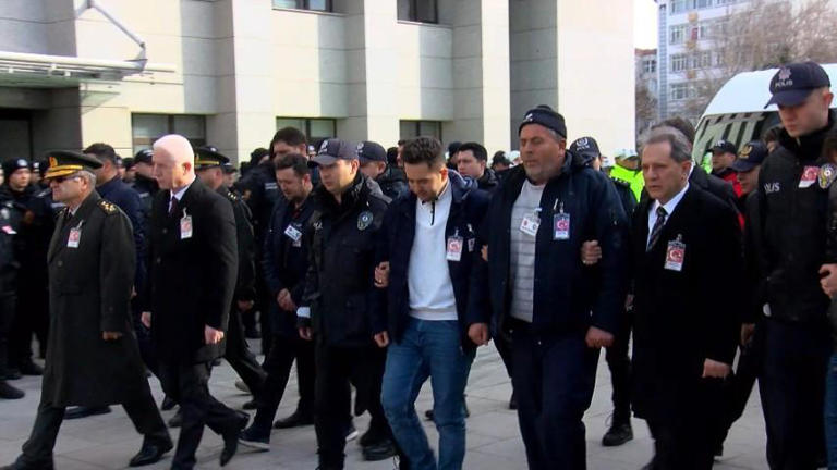 Kazada şehit olan polise hüzünlü veda 3 Kazada şehit olan polise hüzünlü veda