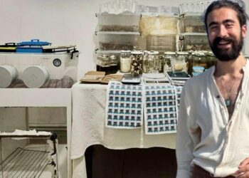 ‘Profesör’ lakaplı zehir taciri yakalandı: Evinden onlarca kilo uyuşturucu çıktı