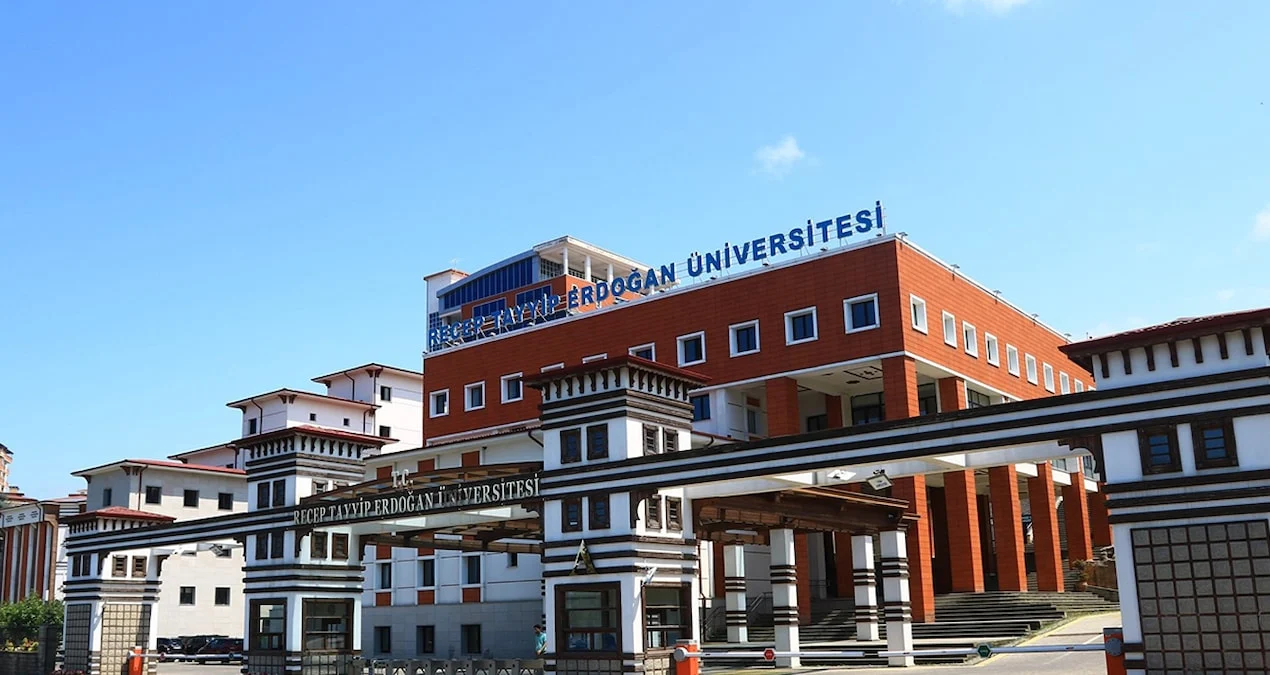 “Allah yok" diyen Recep Tayyip Erdoğan Üniversitesi akademisyeni görevinden uzaklaştırıldı