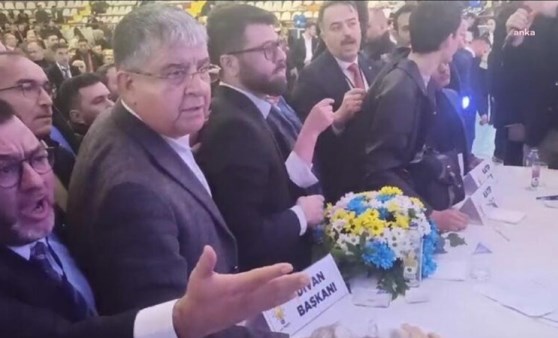 AK Parti Sivas Kongresi’nde ikinci liste kabul edilmeyince ortalık karıştı 1 AK Parti Sivas Kongresi’nde ikinci liste kabul edilmeyince ortalık karıştı