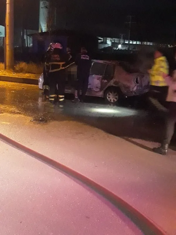 Aracının içinde kendini ateşe verdi; son anda vazgeçti ama çıkamadı!