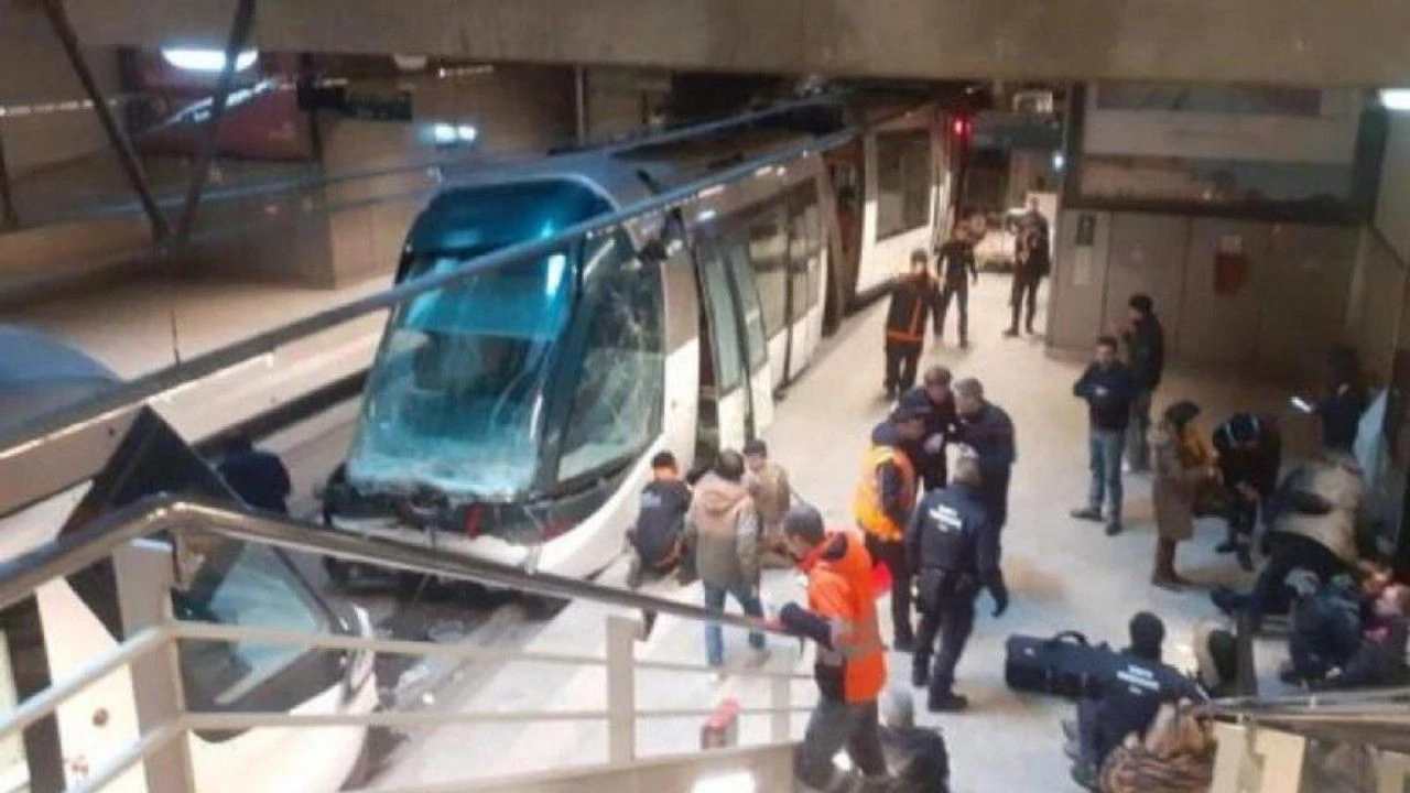 Strazburg’da iki tramvay kafa kafaya çarpıştı: Ağır yaralılar var!