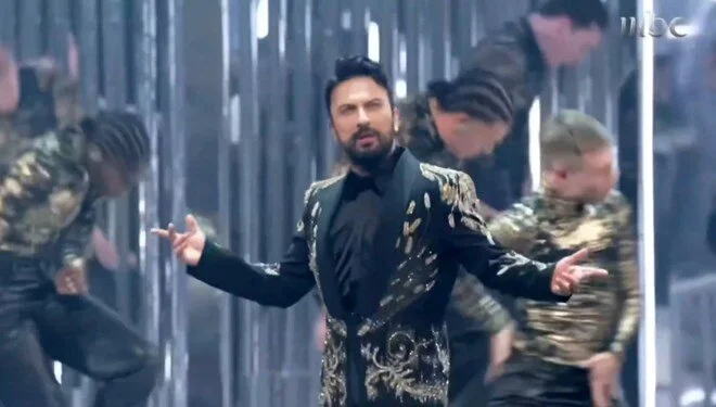 Riyad’da Tarkan konseri; Barış Arduç, Tuba Büyüküstün ödül sundu