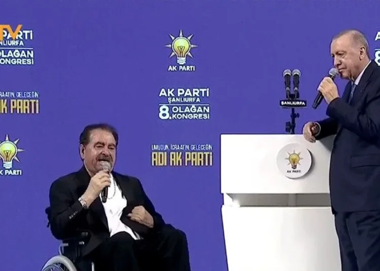 Erdoğan’dan ‘tekrar aday olacak mısınız’ diyen Tatlıses’e ilginç cevap 1 Erdoğan’dan ‘tekrar aday olacak mısınız’ diyen Tatlıses’e ilginç cevap