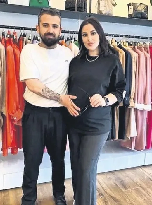 Ferdi Tayfur’un cenazesinden ayrılmak zorunda kalan Necla Nazır, yaşananları anlattı 5 Ferdi Tayfur’un cenazesinden ayrılmak zorunda kalan Necla Nazır, yaşananları anlattı