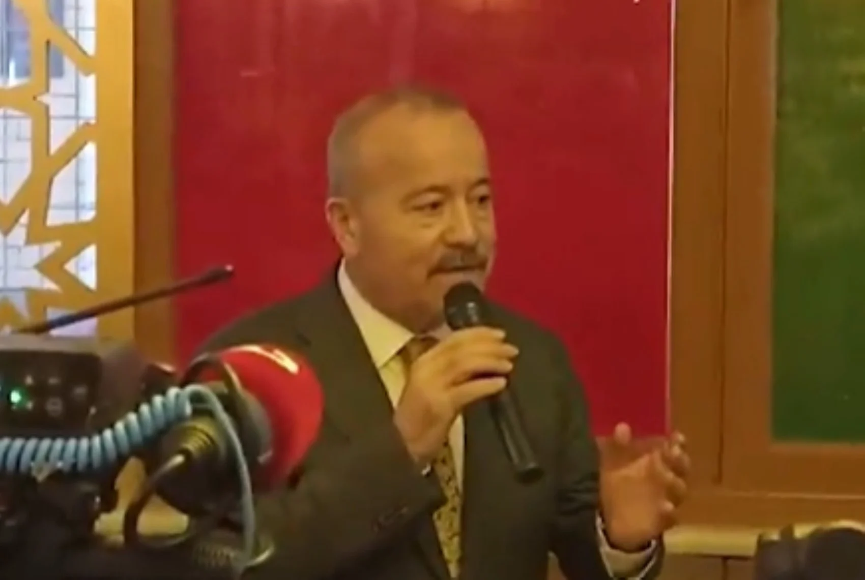 Öcalan için 'beyefendi' diyen MHP’li vekil: Dilim sürçtü! 2 Öcalan için 'beyefendi' diyen MHP’li vekil: Dilim sürçtü!