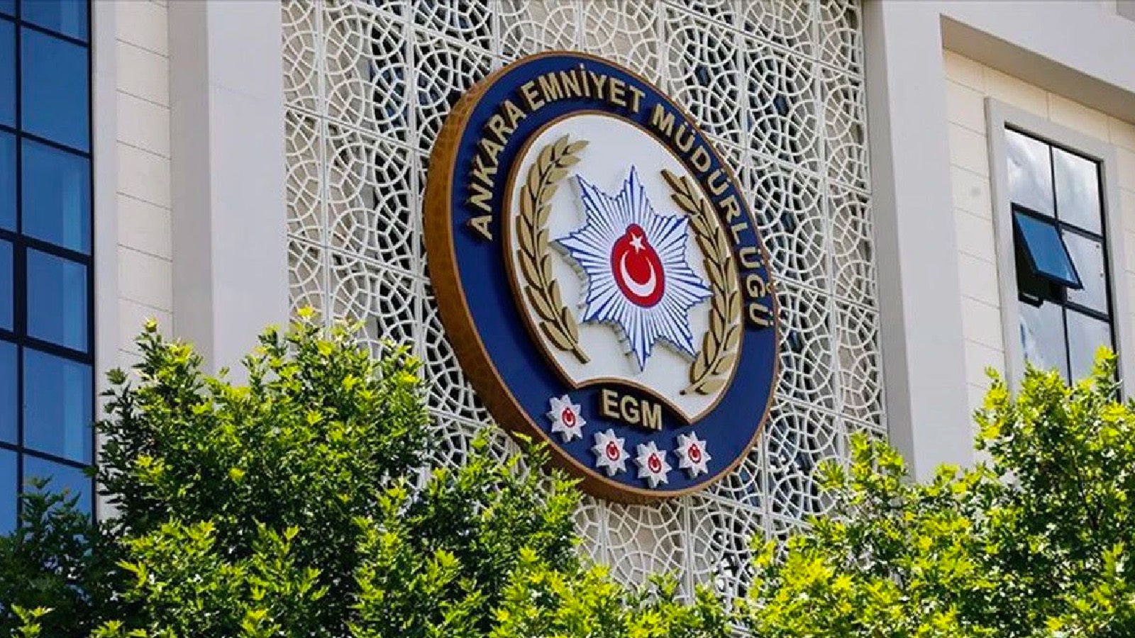 Soylu’nun ‘yakın çalışma ekibi’ndeki polis müdürleri Alp Arslan ve Oben Özay, meslekten ihraç edildi 2 Soylu’nun ‘yakın çalışma ekibi’ndeki polis müdürleri Alp Arslan ve Oben Özay, meslekten ihraç edildi