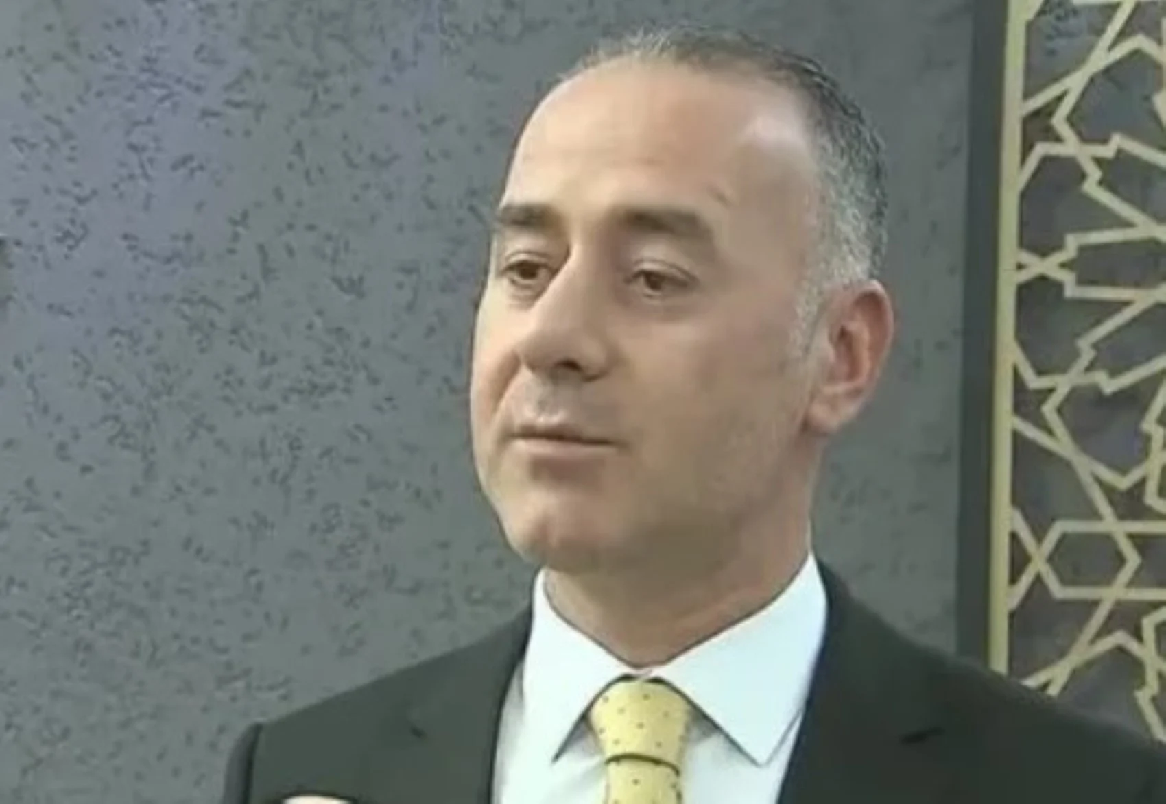 Soylu’nun ‘yakın çalışma ekibi’ndeki polis müdürleri Alp Arslan ve Oben Özay, meslekten ihraç edildi 3 Soylu’nun ‘yakın çalışma ekibi’ndeki polis müdürleri Alp Arslan ve Oben Özay, meslekten ihraç edildi