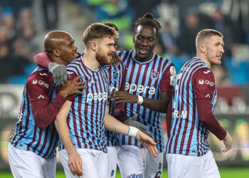 Trabzonspor’un yüzü Sivas’ta güldü: 4-0