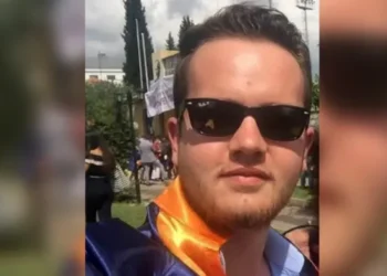 Adana'da trafik kavgasında başına taşla vurulan genç hayatını kaybetti 6 Adana’da trafik kavgasında başına taşla vurulan genç hayatını kaybetti