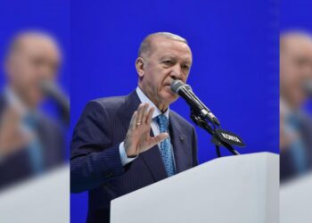 Beşiktaş Belediyesi ile ilgili konuşan Erdoğan ne demek istedi? “Daha turpların büyüğü heybede!” 1 Beşiktaş Belediyesi ile ilgili konuşan Erdoğan ne demek istedi? “Daha turpların büyüğü heybede!”