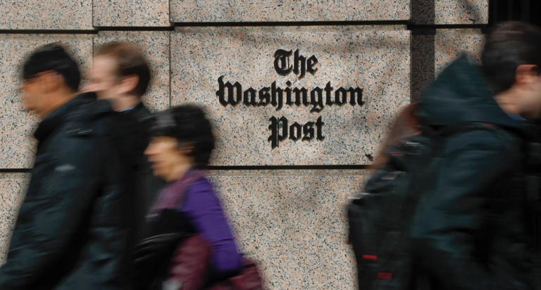 Washington Post ‘Trump’a yaranmaya çalışan milyarderler’ karikatürünü sansürledi, karikatürist istifa etti 2 Washington Post ‘Trump’a yaranmaya çalışan milyarderler’ karikatürünü sansürledi, karikatürist istifa etti
