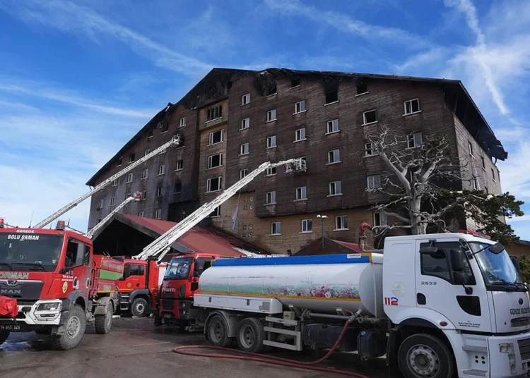 Kartalkaya’daki yangına ilk müdahale 54 dakika sonra yapılabilmiş 1 Kartalkaya’daki yangına ilk müdahale 54 dakika sonra yapılabilmiş