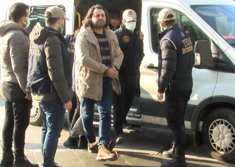CHP'li belediyelere 'Kent uzlaşısı' soruşturması: 10 kişi tutuklandı 1 CHP’li belediyelere ‘Kent uzlaşısı’ soruşturması: 10 kişi tutuklandı