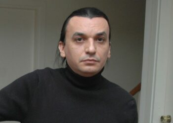 Sanatçı Gökhan Kırdar hastaneye kaldırıldı