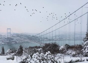 İstanbul için peş peşe kar uyarıları: Çok sayıda uçuş iptal edildi