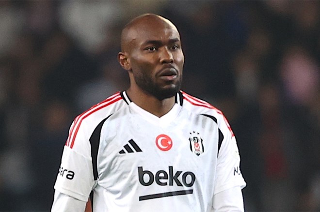 Beşiktaş tarihinin en pahalı transferi, bir sezonu tamamlayamadan ayrıldı 1 Beşiktaş tarihinin en pahalı transferi, bir sezonu tamamlayamadan ayrıldı