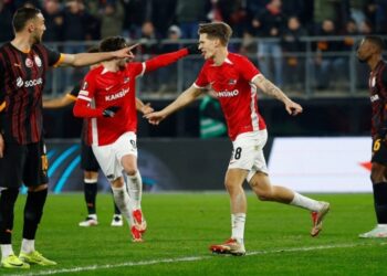Aslan Avrupa’da ağır yaralı! AZ Alkmaar’a 4-1 yenildi