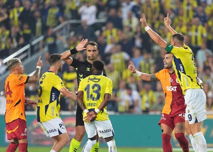 TFF, Galatasaray - Fenerbahçe derbisini yönetmesi için 5 elit hakemi değerlendiriyor 1 TFF, Galatasaray – Fenerbahçe derbisini yönetmesi için 5 elit hakemi değerlendiriyor