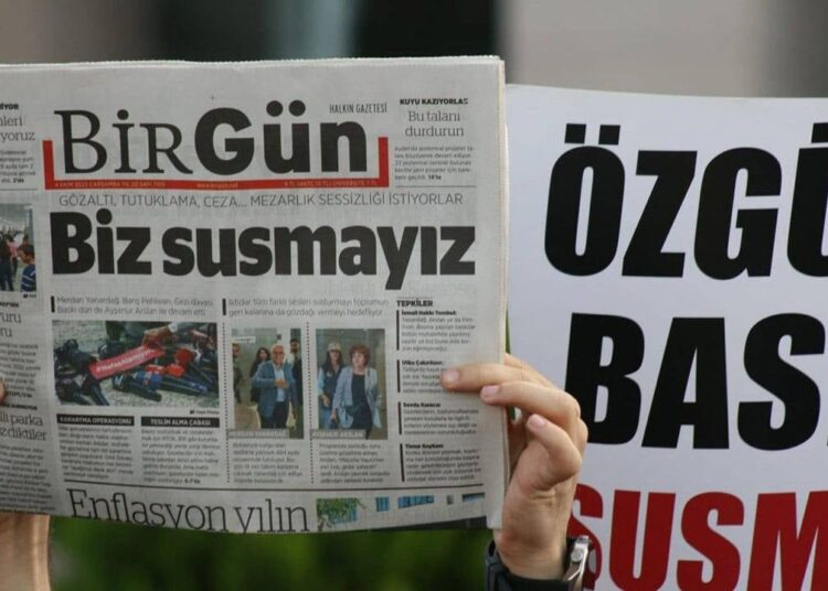 BirGün çalışanı gazeteciler serbest bırakıldı 1 BirGün çalışanı gazeteciler serbest bırakıldı