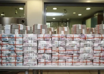 Artan vergiler ve yüksek zamlar da yetmedi! Devlet 917 milyar toplayıp 1 trilyon 56 milyar harcadı