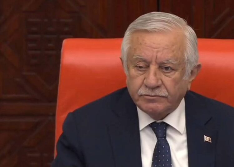 TBMM Başkanvekili Celal Adan’dan AK Parti’li vekillere: “Niye bağırıyorsunuz, burası sokak mı?”