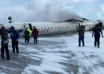 Amerika’da bir uçak kazası daha! Delta Havayolları’na ait uçak inişte ters döndü