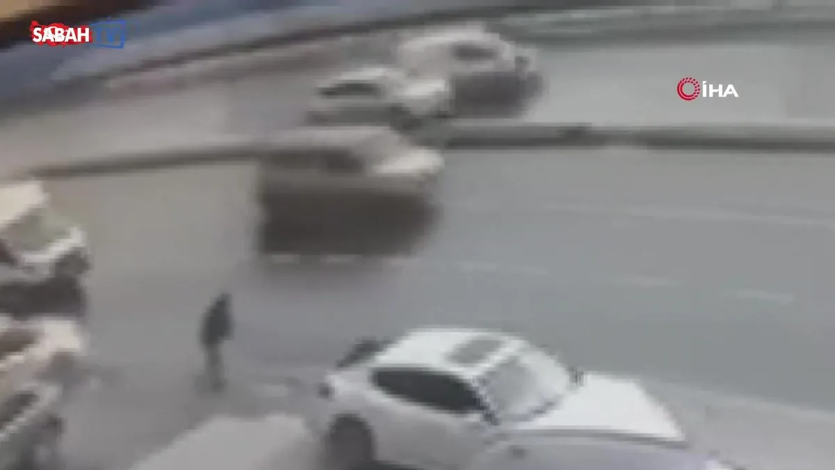 Eşiyle araçta tartışıp yolda indi, kazada hayatını kaybetti