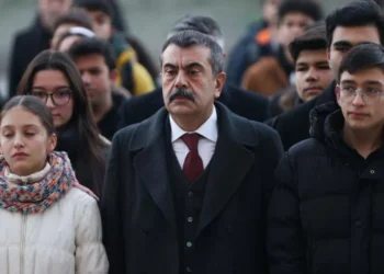 Eğitimde 4+4+4 sisteminden dönüş sinyali: Liseler 3 yıla düşüyor ve zorunlu olmaktan çıkıyor