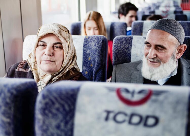 Emeklilerin şehirler arası otobüs ve trende indirimli ulaşım hakkı kaldırıldı 1 Emeklilerin şehirler arası otobüs ve trende indirimli ulaşım hakkı kaldırıldı