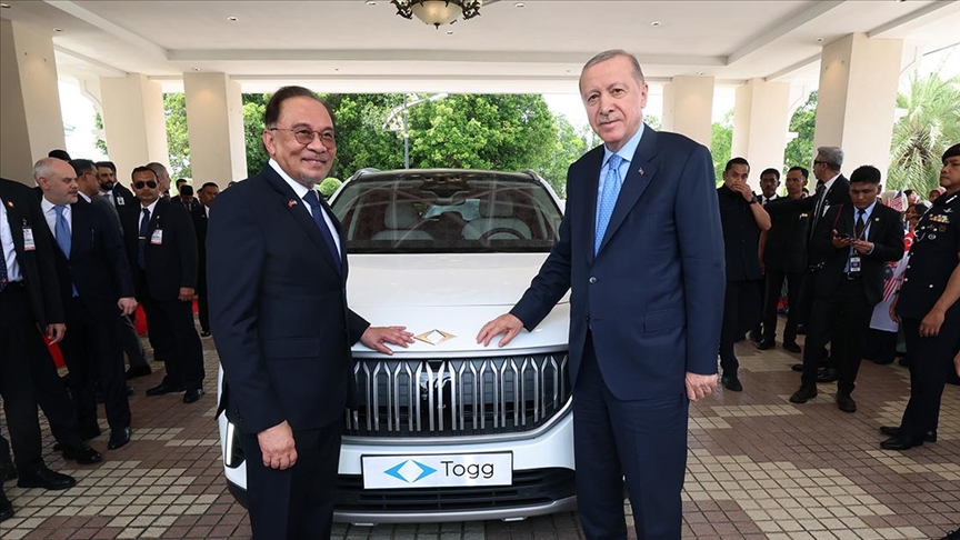 Erdoğan’dan Endonezya Cumhurbaşkanı’na da TOGG hediyesi