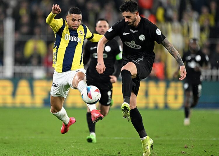 2 kırmızı kart, 5 gol: Fenerbahçe, Çaykur Rizespor'u geriden gelerek yendi 1 2 kırmızı kart, 5 gol: Fenerbahçe, Çaykur Rizespor’u geriden gelerek yendi