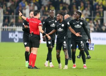 Safa Kar yazdı I Fenerbahçe ‘hakem kararıyla’ kazandı!