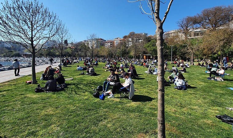 İstanbul Valiliği yasaklamıştı: Mahkeme, açık alanda içki içme yasağını iptal etti