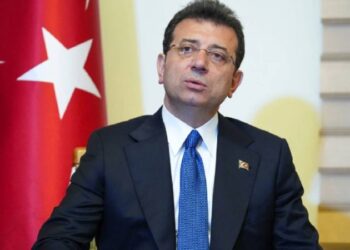 Ekrem İmamoğlu, 14 kişi hakkında ‘halkı yanıltıcı bilgiyi alenen yayma ve hakaret’ iddiasıyla suç duyurusunda bulundu