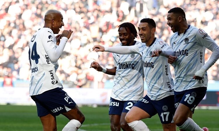 Fenerbahçe kupada çeyrek finale yükseldi 1 Fenerbahçe kupada çeyrek finale yükseldi
