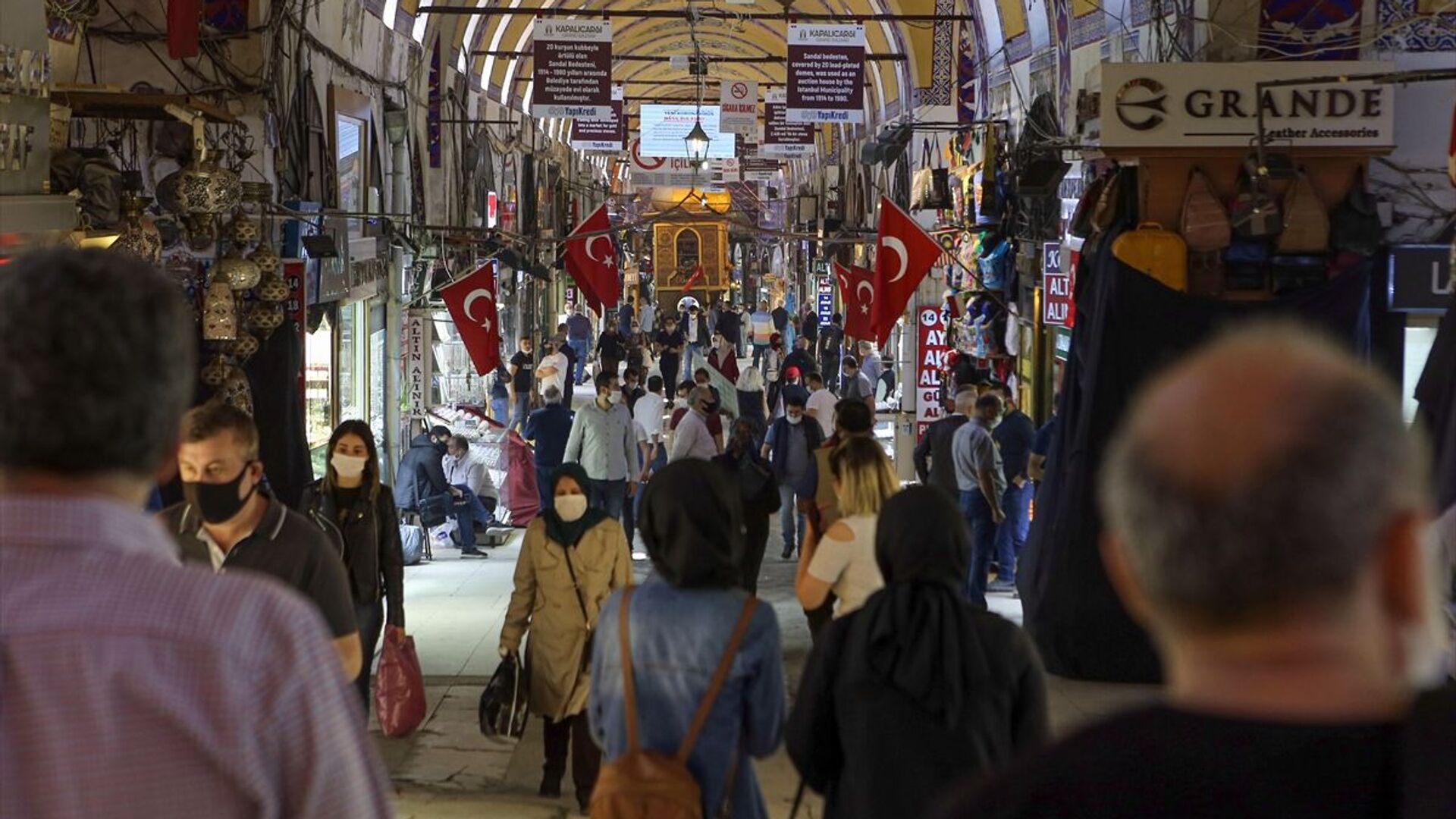 Kapalıçarşı’da ‘kara para aklama’ operasyonu: 37 gözaltı