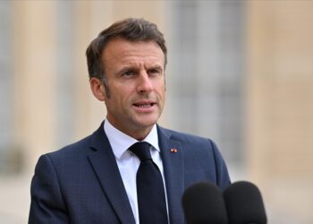 Macron’dan Trump’a: Gazze boş bir arazi değil, 2 milyon insan yaşıyor