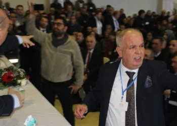 Manisalı esnaflar başkan maaşını 120’den 60 bine indirdi! Darısı diğer yüksek maaş alanların başına