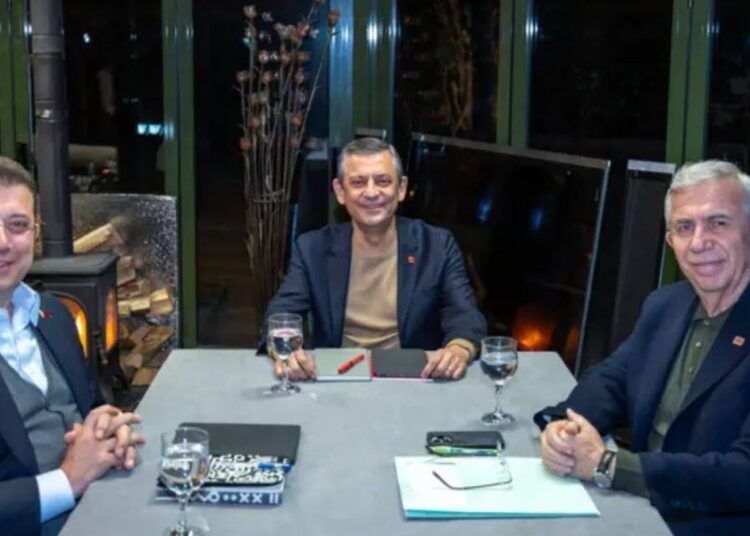 Mansur Yavaş'tan 'üçlü zirve' açıklaması: 'Biriz ve beraberiz' 1 Mansur Yavaş’tan ‘üçlü zirve’ açıklaması: ‘Biriz ve beraberiz’