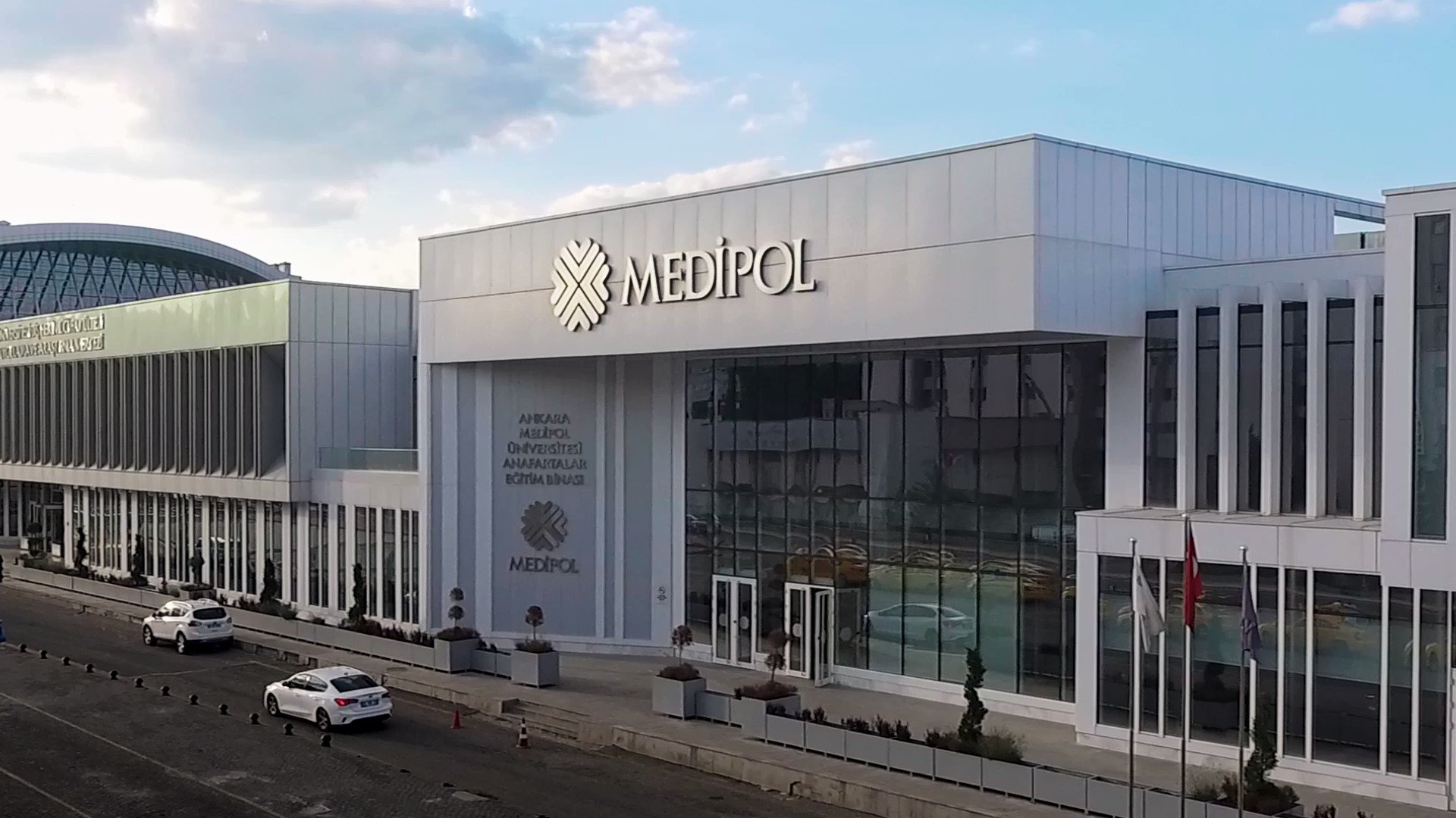 Bunu da gördük! Medipol Üniversitesi Rektörünün aracında uyuşturucu bulundu