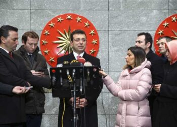 Özkök’ten İmamoğlu için kinayeli yazı: Muhtar bile olamaz!