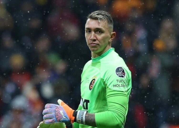 Fernando Muslera’dan veda gibi paylaşım