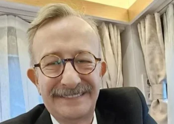 Adile Naşit'in yeğeni Naşit Özcan yoğun bakıma alındı 2 Adile Naşit’in yeğeni Naşit Özcan yoğun bakıma alındı