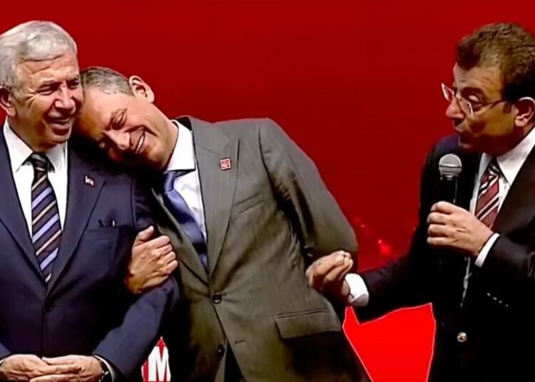 Aslı Güney yazdı l “İmamoğlu ve Yavaş’ın gölgesinde, CHP’de başkanlık yapmak” 1 Aslı Güney yazdı l “İmamoğlu ve Yavaş’ın gölgesinde, CHP’de başkanlık yapmak”