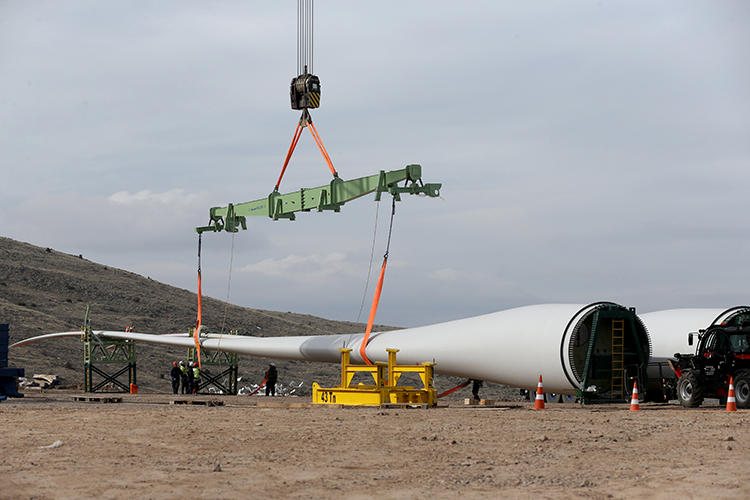 600 tonluk dev türbinler, rüzgarı elektriğe dönüştürüyor