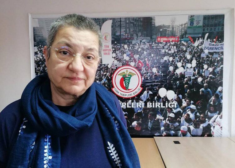 Şebnem Korur Fincancı'ya 'devleti aşağılama' davasında beraat 1 Şebnem Korur Fincancı’ya ‘devleti aşağılama’ davasında beraat