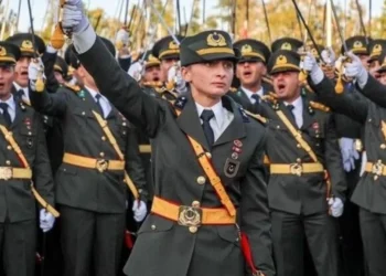 Teğmenlerin ihracına şerh koyan komutanlar kızağa çekilmiş! Korgeneral istifa etti