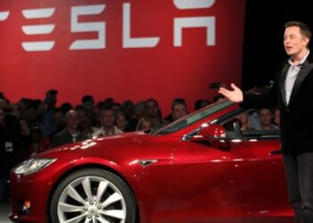 Avrupa’da Elon Musk’a tepki büyüyor: Almanya ve Fransa’da Tesla satışları dibi gördü