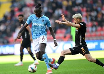 Kayseri’de gol sesi çıkmadı: Trabzonspor maçı 10 kişi tamamladı